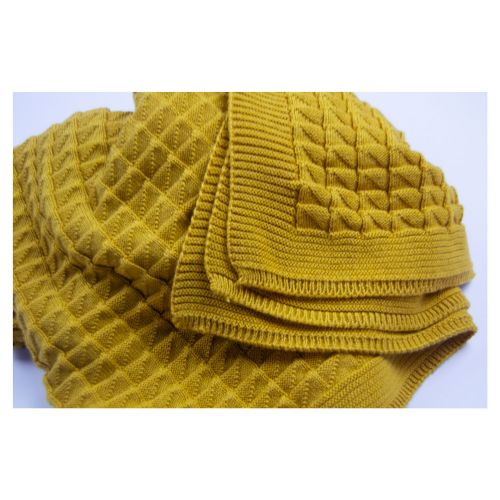 TRIANGLE PATTERN KNITTING BLANKET